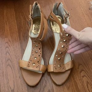 Beautiful Vince Camuto heels